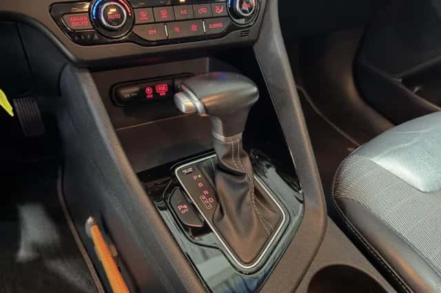 Kia Niro (2017) thumbnail 21
