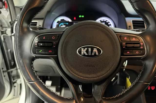 Kia Niro (2017) thumbnail 10