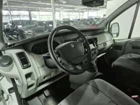 Renault Trafic (2009) thumbnail 13