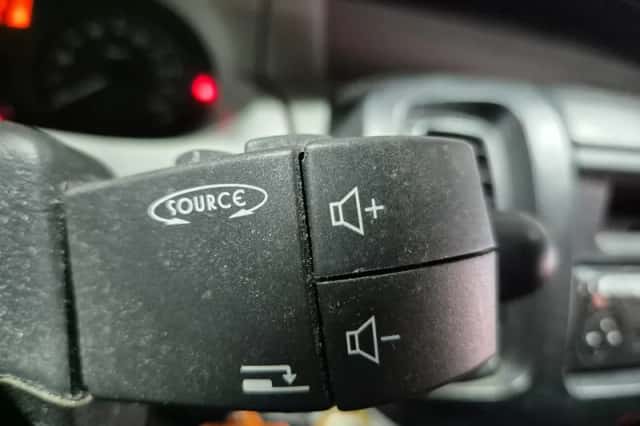 Renault Trafic (2009) thumbnail 37