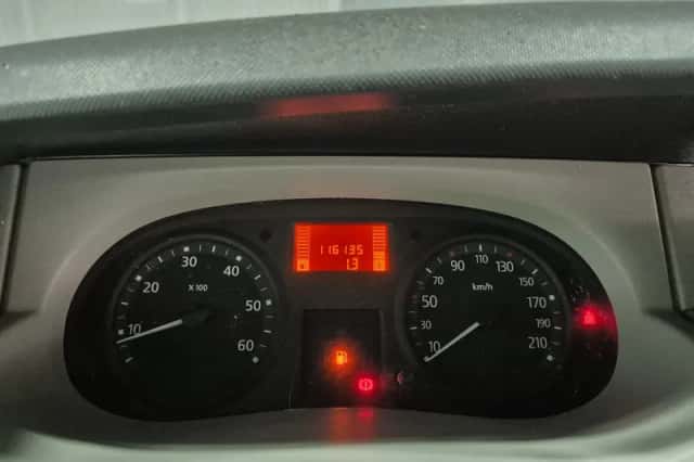 Renault Trafic (2009) thumbnail 38