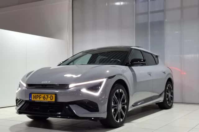 Kia EV6 (2025) thumbnail 4