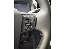 Toyota C-HR (2025) thumbnail 12