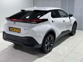 Toyota C-HR (2025) thumbnail 4