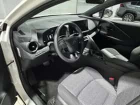 Toyota C-HR (2025) thumbnail 9