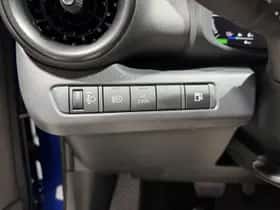 Toyota C-HR (2025) thumbnail 22