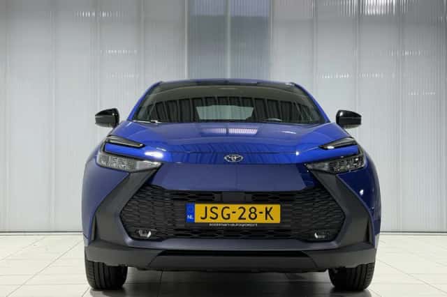 Toyota C-HR (2025) thumbnail 4