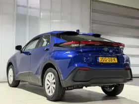 Toyota C-HR (2025) thumbnail 6