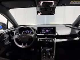 Toyota C-HR (2025) thumbnail 9
