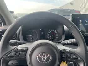 Toyota Yaris (2025) thumbnail 12