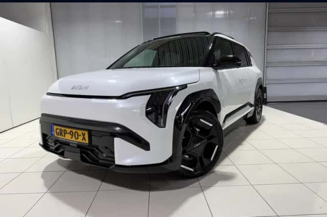 Kia EV3 (2024) thumbnail 1