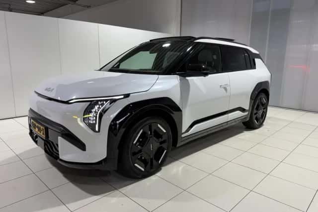Kia EV3 (2024) thumbnail 3