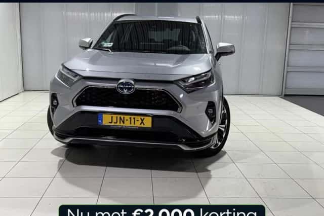 Toyota RAV4 (2025)