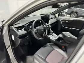 Toyota RAV4 (2025) thumbnail 9