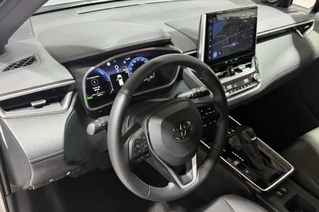 Toyota Corolla (2025) thumbnail 2