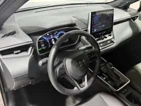 Toyota Corolla (2025) thumbnail 2