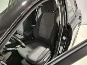 Kia Stonic (2019) thumbnail 15