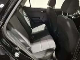 Kia Stonic (2019) thumbnail 18