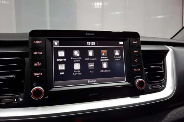 Kia Stonic (2019) thumbnail 20