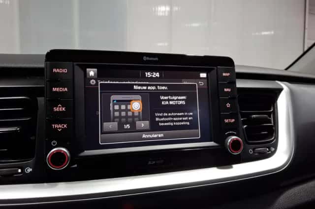 Kia Stonic (2019) thumbnail 22
