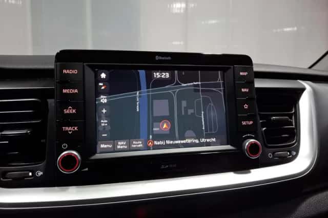 Kia Stonic (2019) thumbnail 25