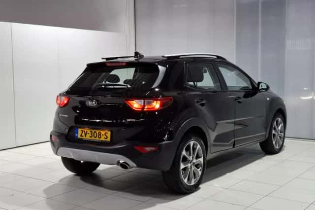 Kia Stonic (2019) thumbnail 8