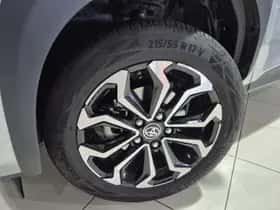 Toyota Yaris Cross (2024) thumbnail 2