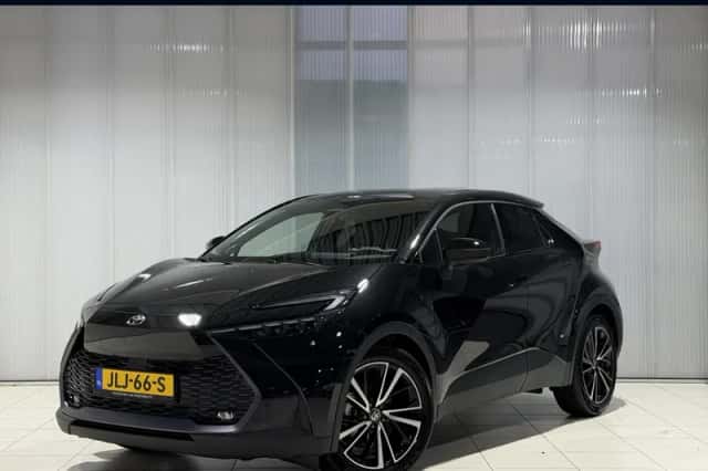 Toyota C-HR (2025) thumbnail 1
