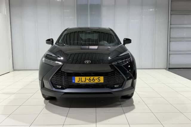 Toyota C-HR (2025) thumbnail 6