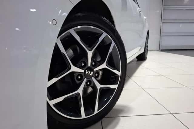 Kia Ceed Sportswagon (2022) thumbnail 2