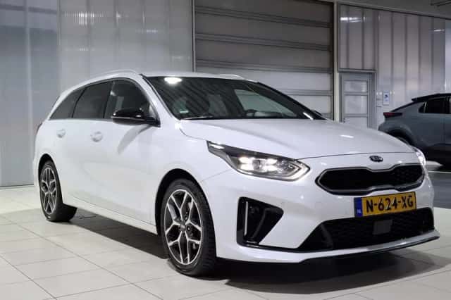 Kia Ceed Sportswagon (2022) thumbnail 3