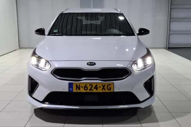 Kia Ceed Sportswagon (2022) thumbnail 4