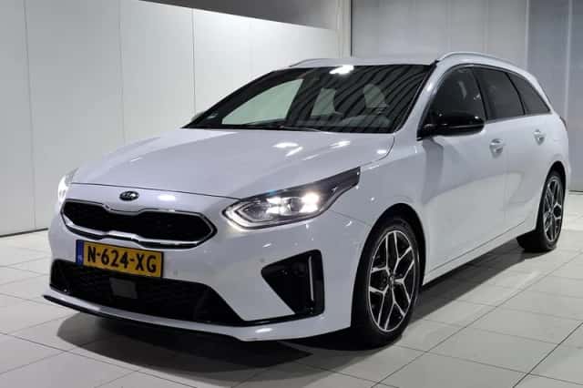 Kia Ceed Sportswagon (2022) thumbnail 5