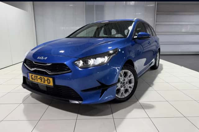 Kia Ceed Sportswagon (2024) thumbnail 1