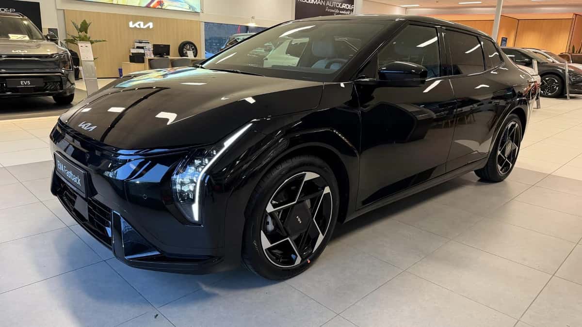 Kia EV4 (2026) — foto 1