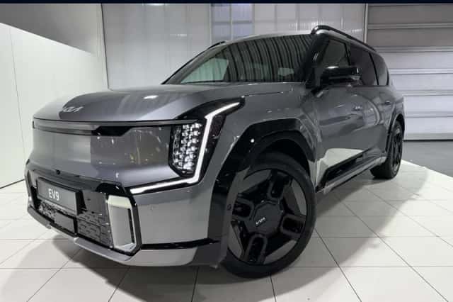 Kia EV9 (2026) thumbnail 1