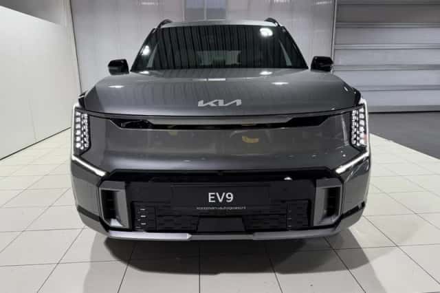 Kia EV9 (2026) thumbnail 2