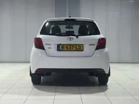 Toyota Yaris (2015) thumbnail 14