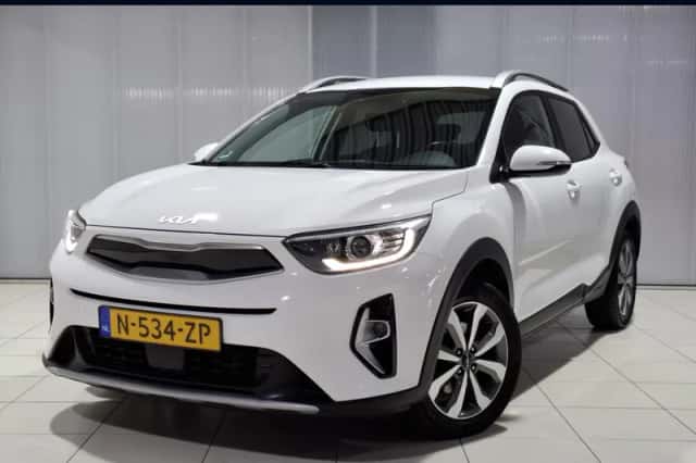 Kia Stonic (2022) thumbnail 1