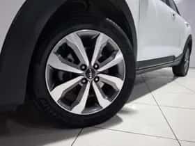 Kia Stonic (2022) thumbnail 2
