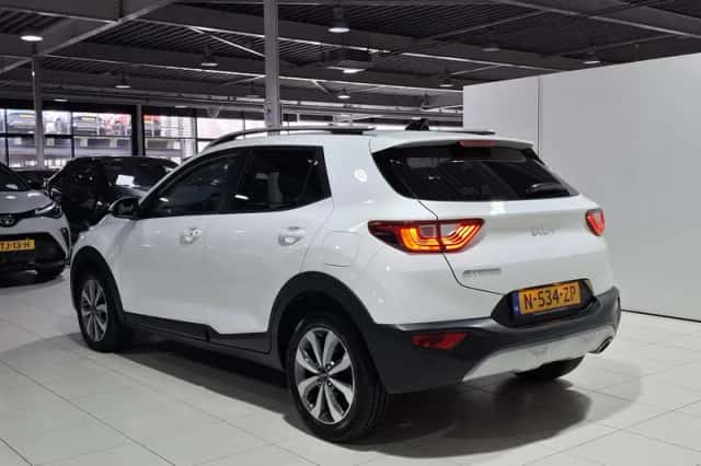 Kia Stonic (2022) thumbnail 6