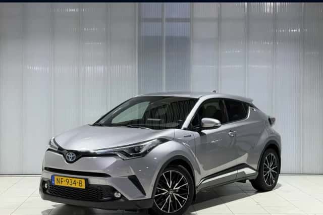 Toyota C-HR (2017) thumbnail 1