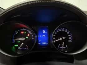 Toyota C-HR (2017) thumbnail 11