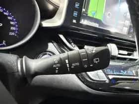 Toyota C-HR (2017) thumbnail 14