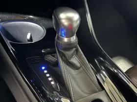 Toyota C-HR (2017) thumbnail 30