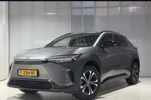 Toyota bZ4X (2023)