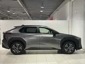 Toyota bZ4X (2023) thumbnail 15