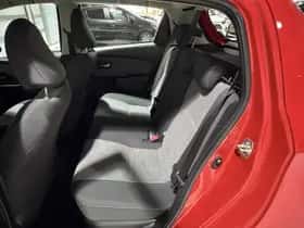 Toyota Yaris (2016) thumbnail 17