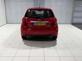 Toyota Yaris (2016) thumbnail 5