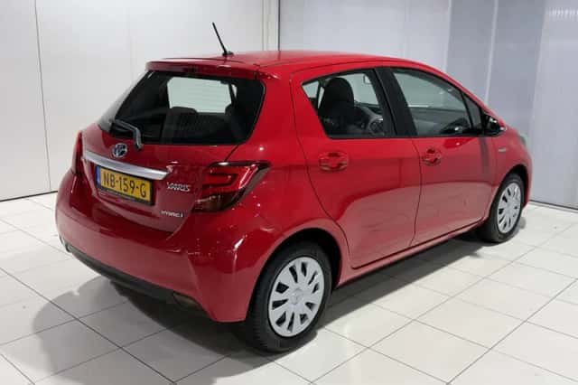 Toyota Yaris (2016) thumbnail 7